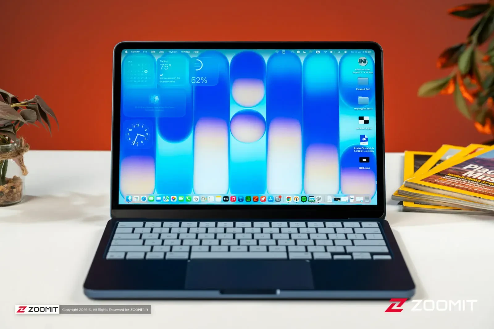 لپتاپ اپل مکبوک نئو (Apple MacBook Neo) با صفحه نمایش روشن