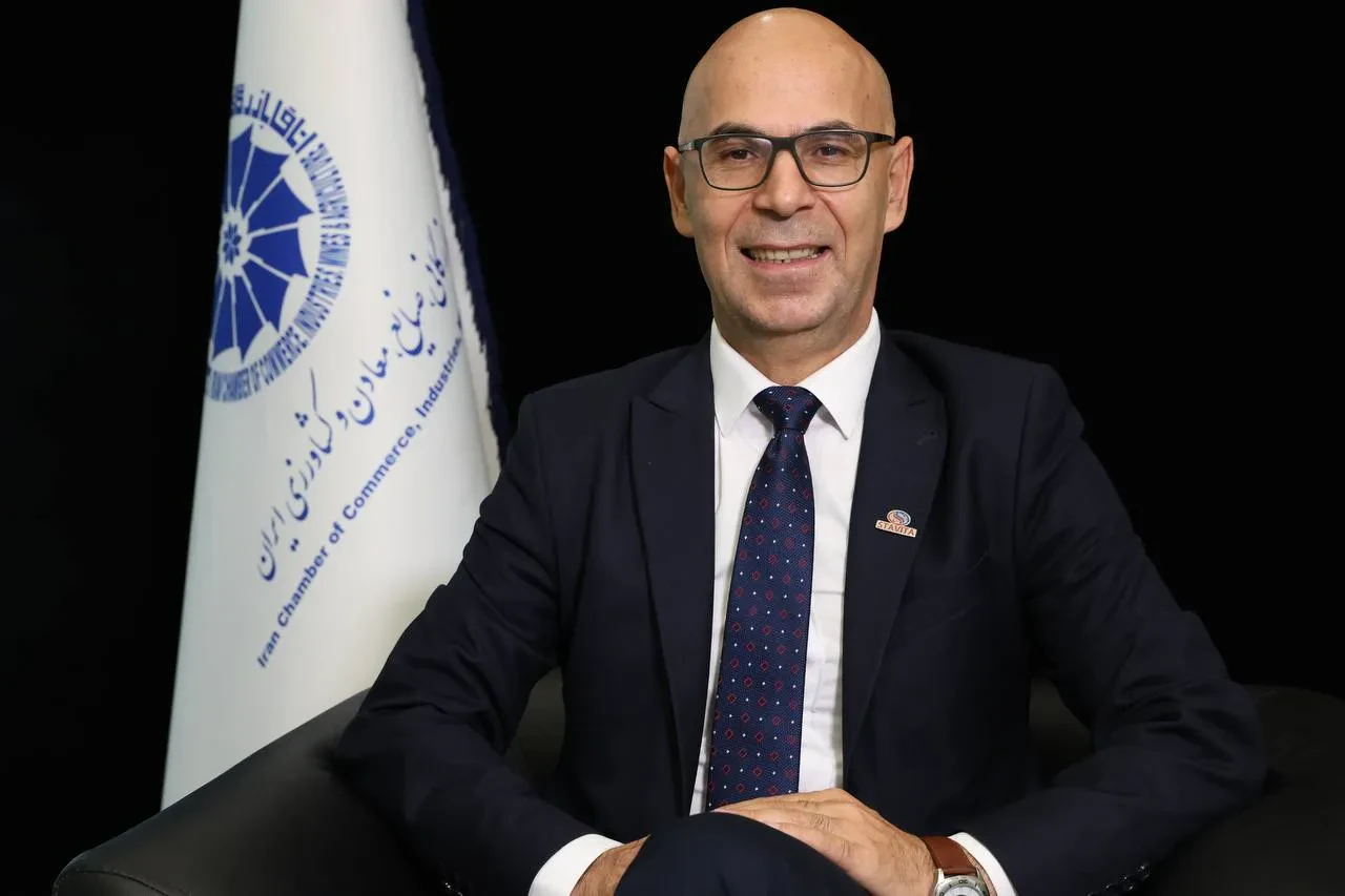 احمدزاده: توسعه فعلا اولویت نیست | باید برای حفظ تولید و بقای بنگاهها بجنگیم