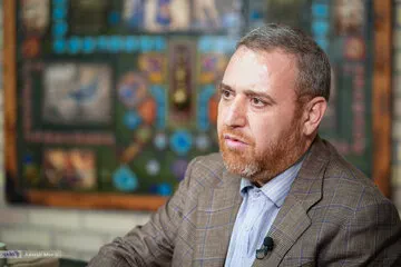 دوقطبی پزشکیان زاکانی در انتخابات ۱۴۰۷؟ / زاکانی علاقه‌مند است که «احمدی‌نژاد ثانی» لقب بگیرد