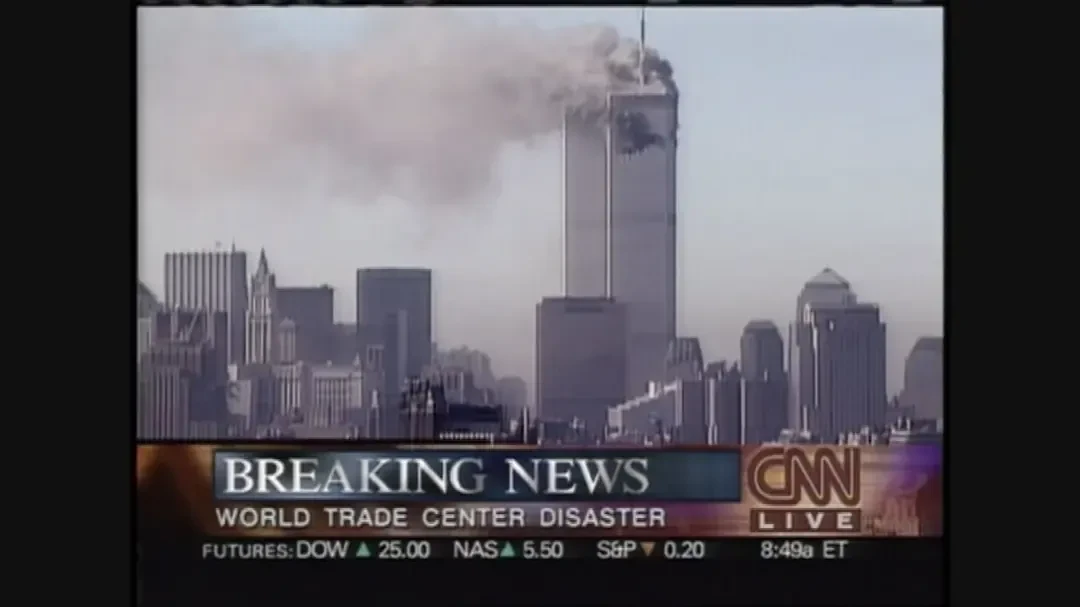 دود و آتش در برجهای مرکز تجارت جهانی (World Trade Center) نیویورک