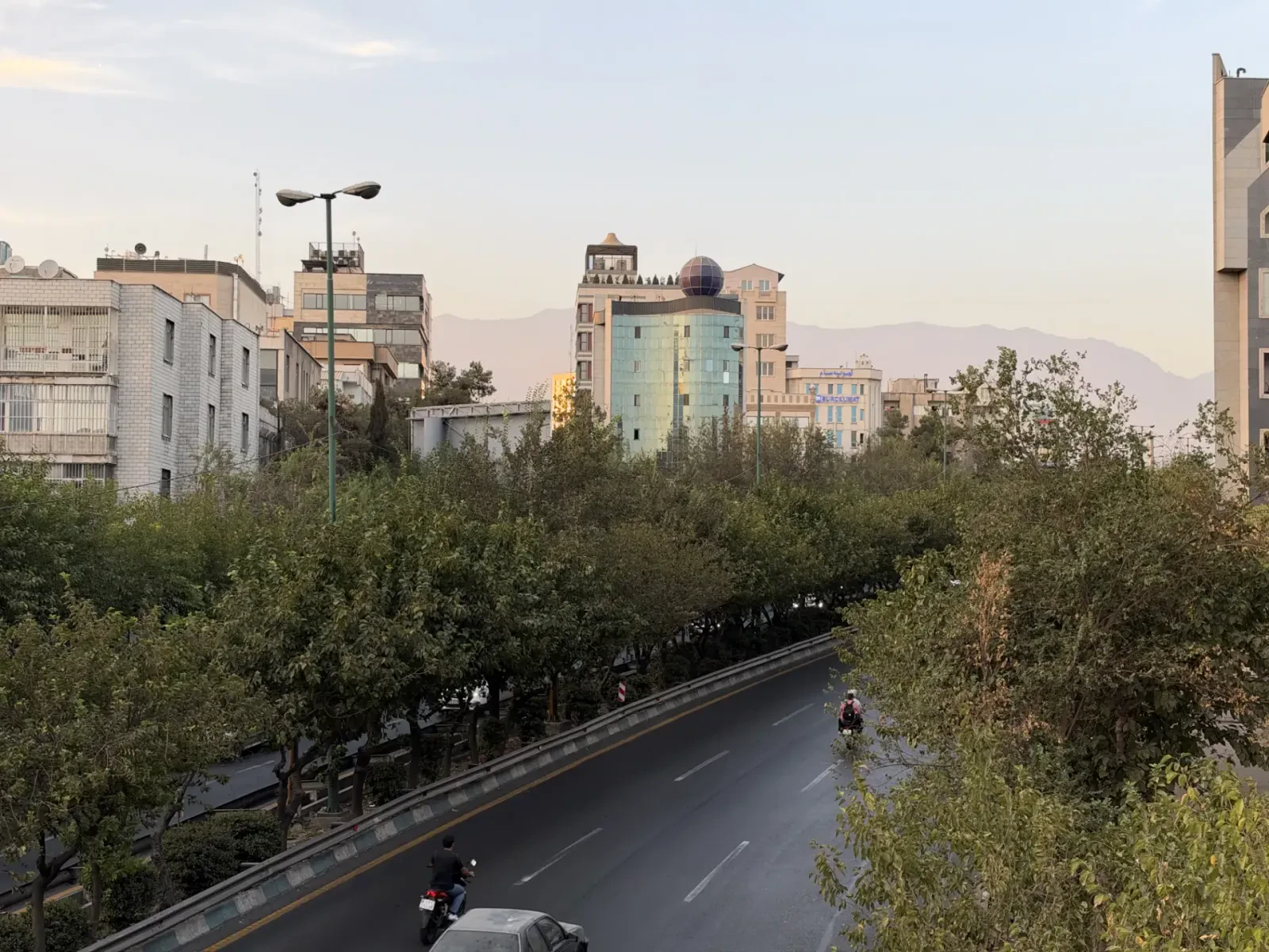 نمونهعکس دوربین اصلی آیفون ۱۸ پرومکس - ۲