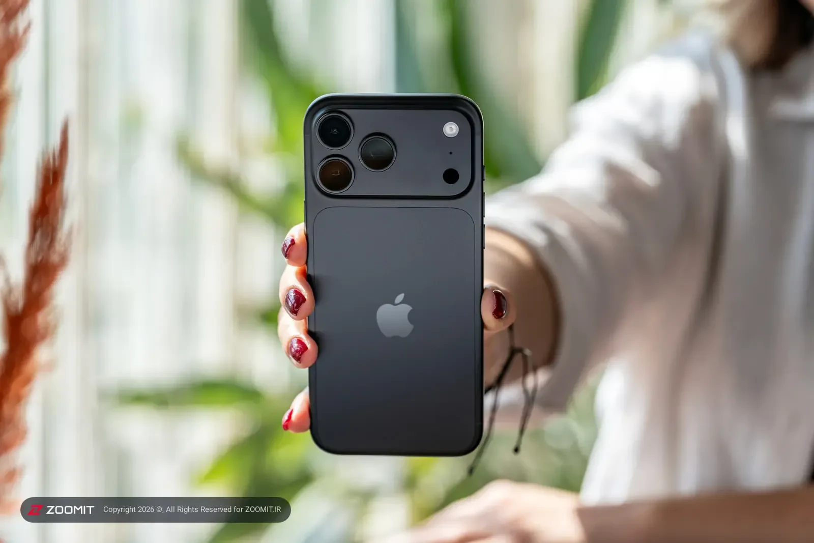 گوشی آیفون ۱۸ پرو مکس (iPhone 18 Pro Max) با بدنه مشکی