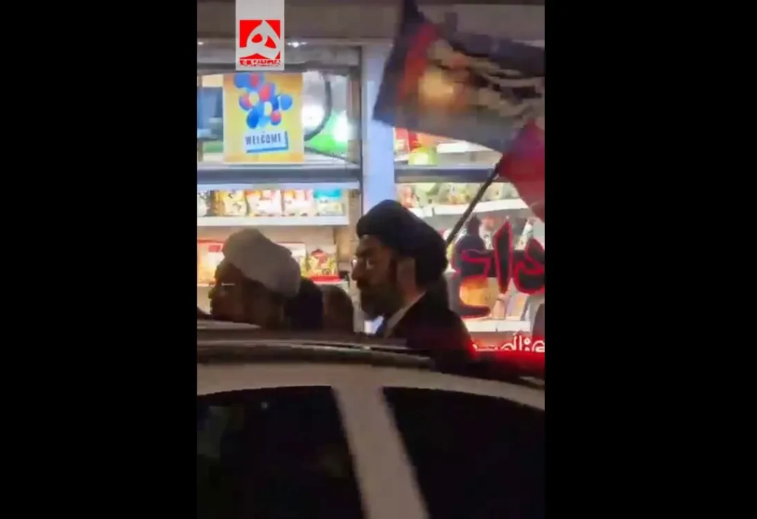 حضور آیتالله مجتبی خامنهای در تجمع شبانه؟ + ویدئو | ماجرا چه بود؟