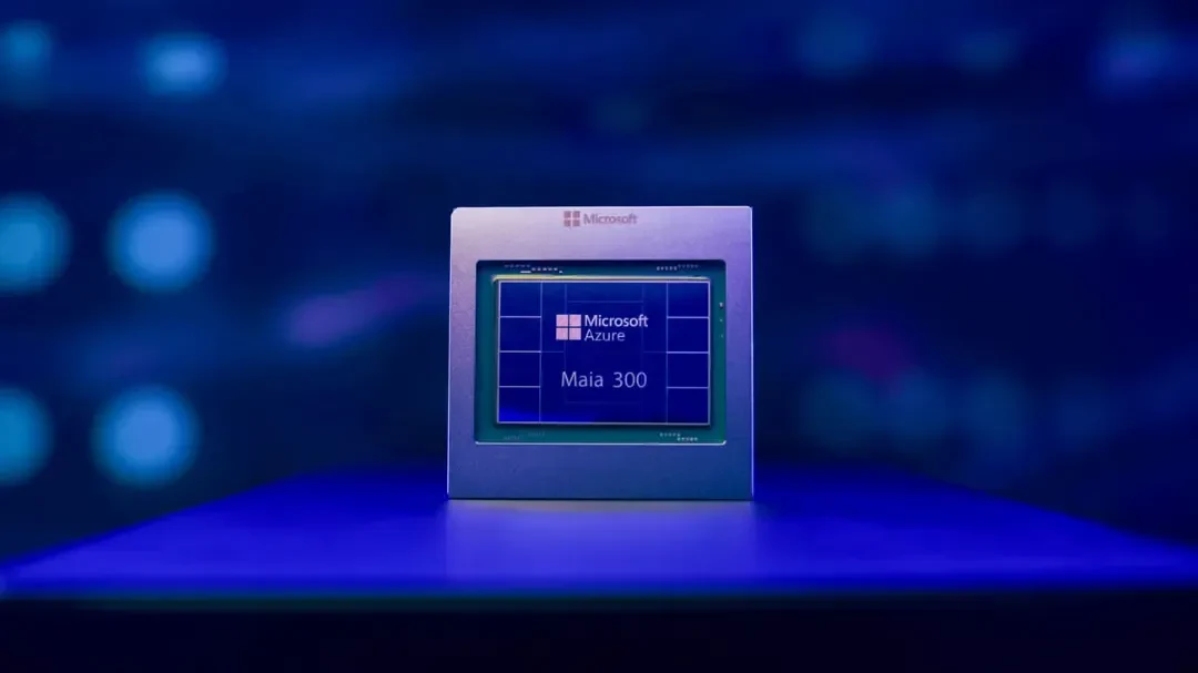 ابرترسحه هوش مصنوعی مایکروسافت (Microsoft) مدل Maia 300 روی یک سطح تخت